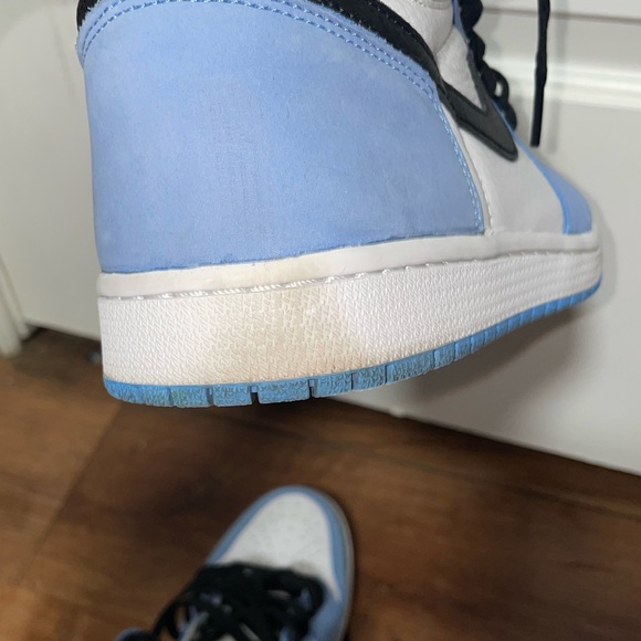 Air Jordan 1 University Blue